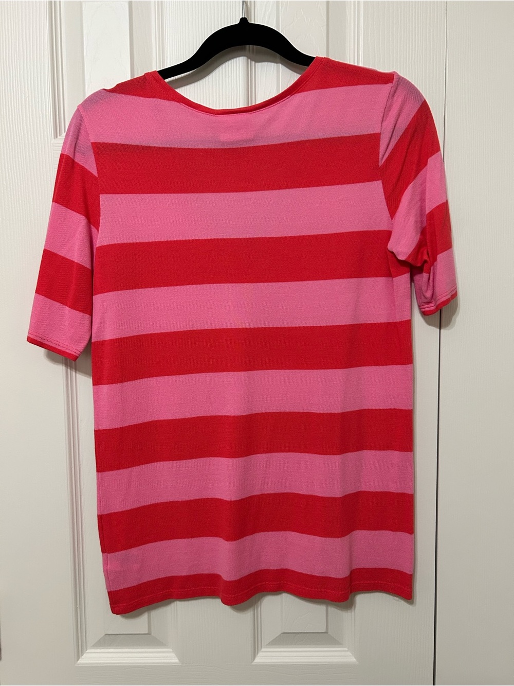 Lacoste Short Sleeve V-Neck Striped Tee in Pink & Red size 44 (US XL) casual - Picture 2 of 4